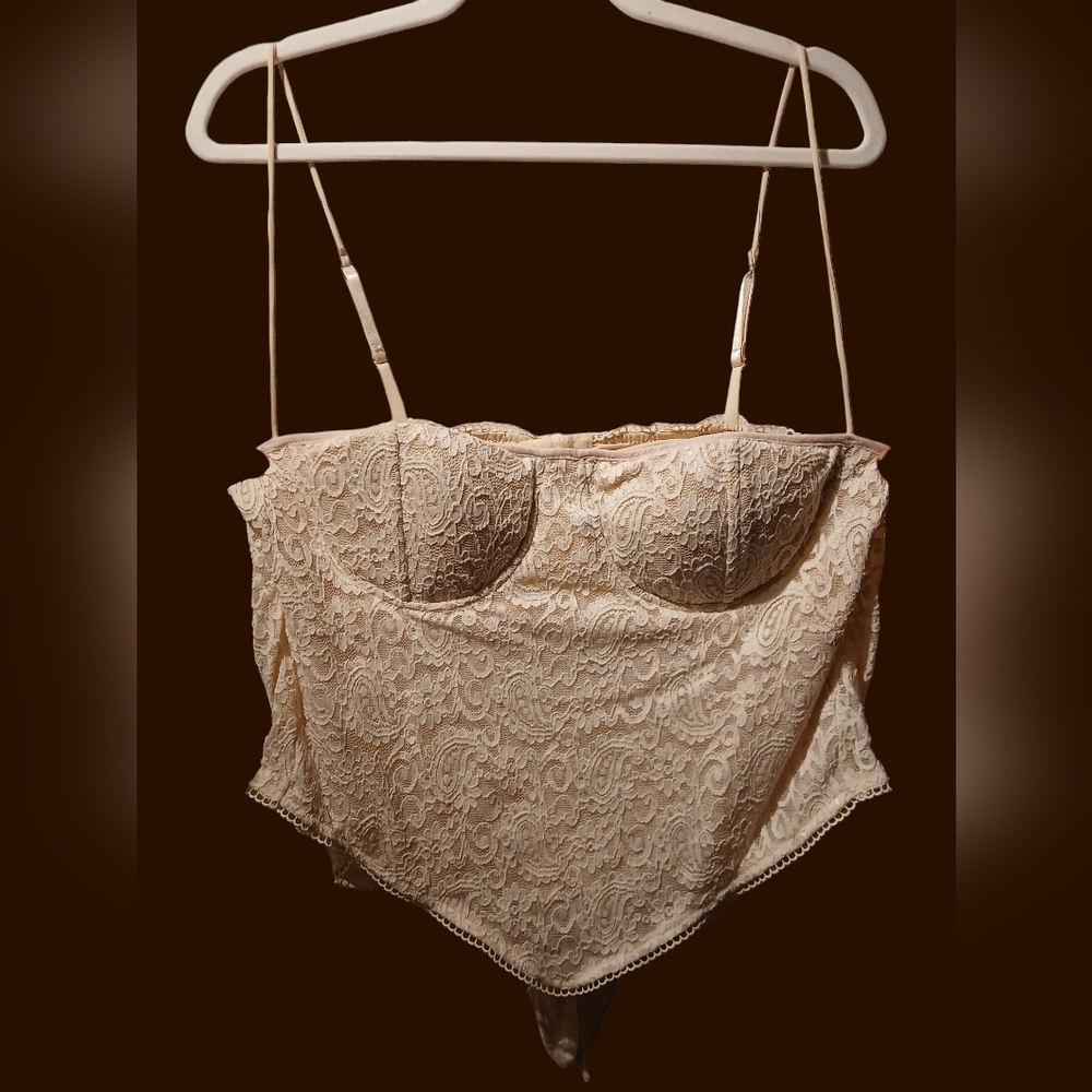 NWT Fashion Nova Lace Cream Padded Camisole Extra Large